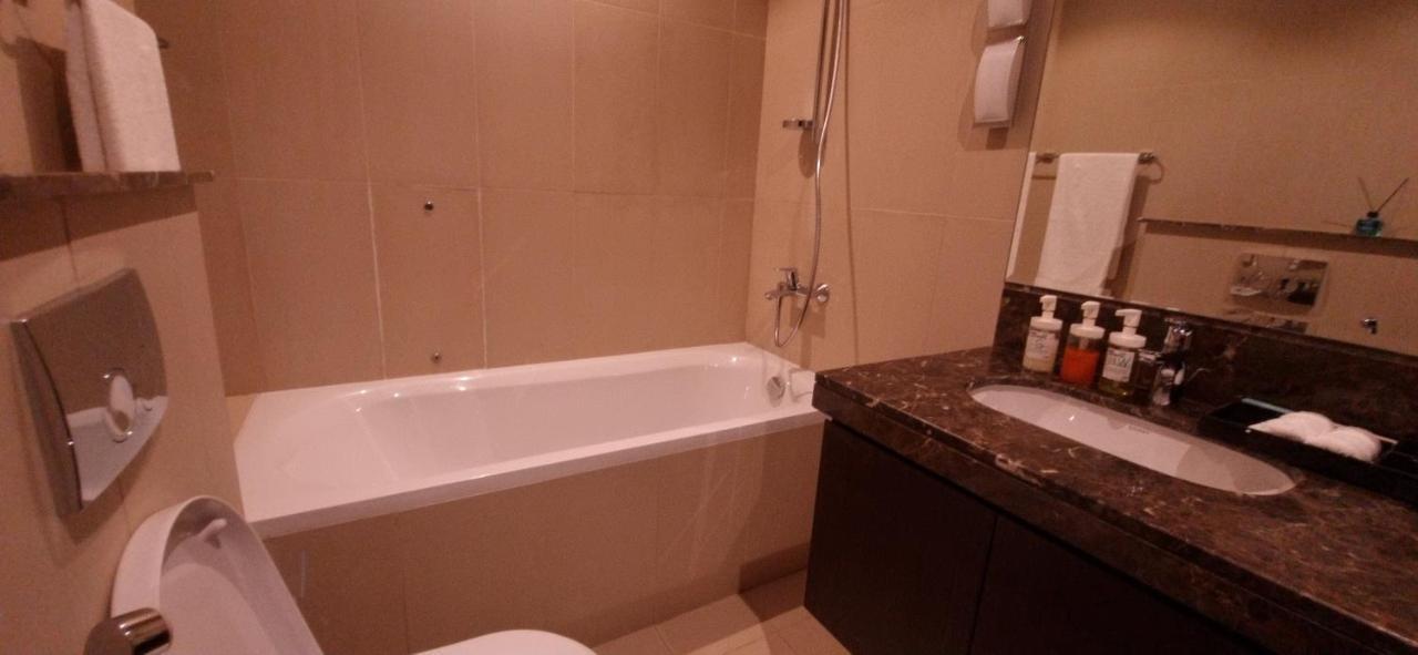 One 2Bhk Elegant Apartment In Muscat Bay 03 Ngoại thất bức ảnh